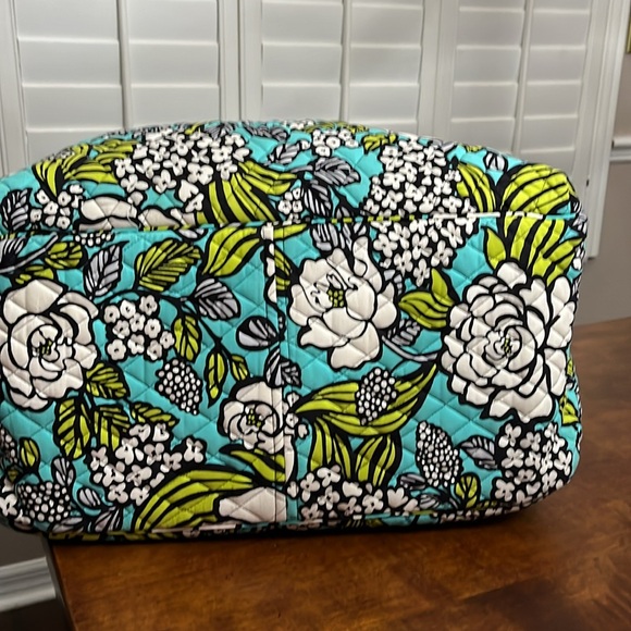 Vera Bradley retired island blooms two handle weekender tote w/shoulder strap - Picture 7 of 16